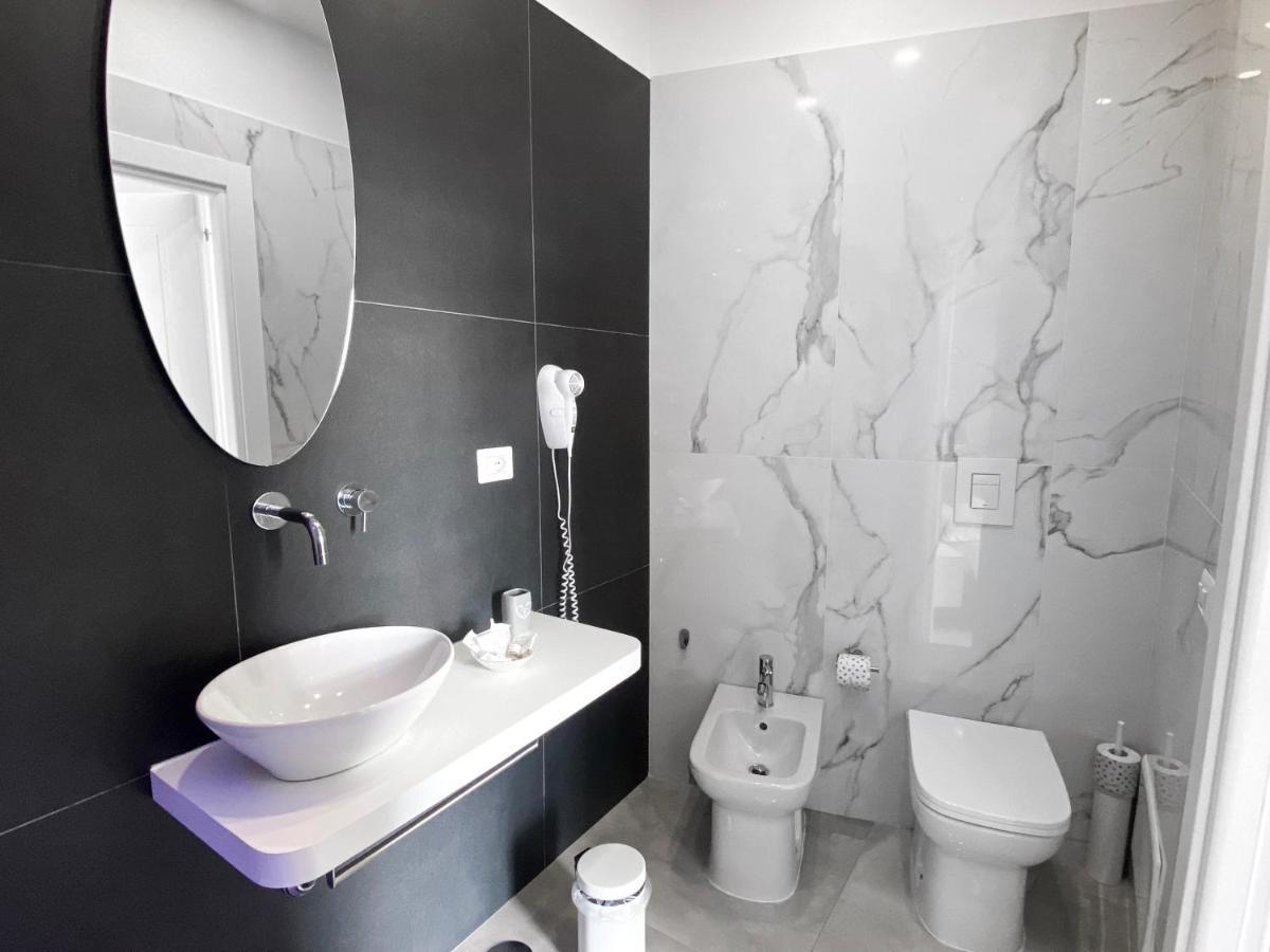 Aurora Luxury Rooms Napoli Eksteriør billede