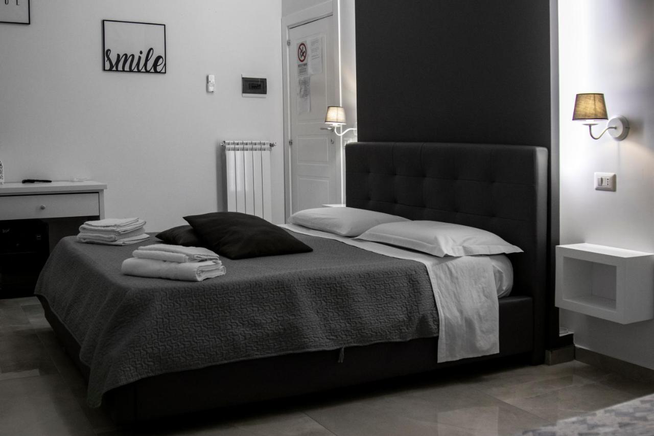 Aurora Luxury Rooms Napoli Eksteriør billede