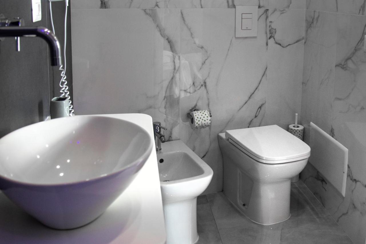 Aurora Luxury Rooms Napoli Eksteriør billede