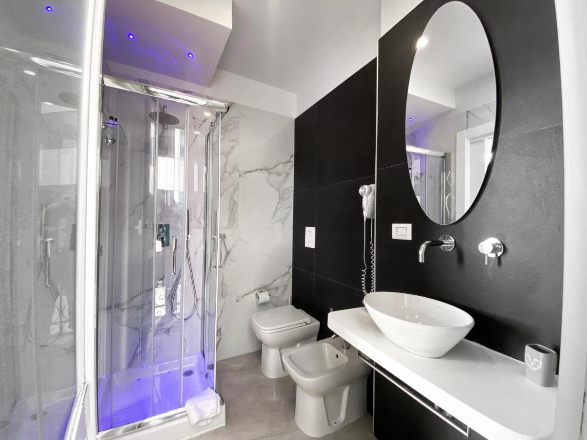 Aurora Luxury Rooms Napoli Eksteriør billede