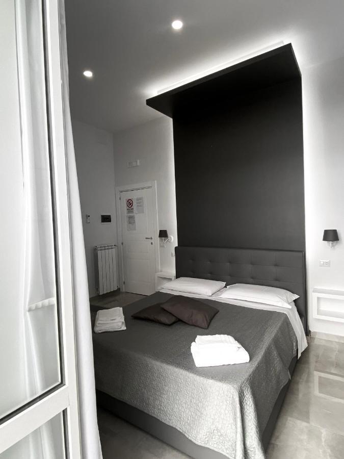 Aurora Luxury Rooms Napoli Eksteriør billede
